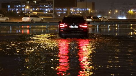 rain in dubai today live